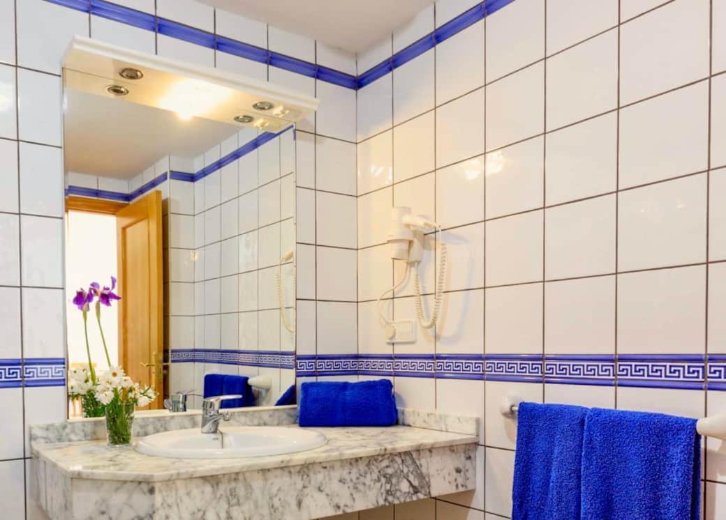 Apartamentos Sa Varadero 3D Vista Mare Laterale Es Pujols Kültér fotó